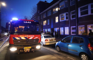 Hulpdiensten rukken uit voor woningbrand Goeverneurlaan Den Haag
