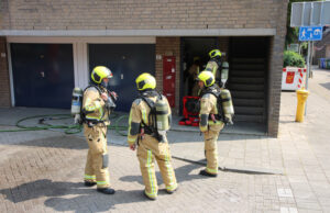 Brandweer rukt uit voor gaslucht in berging Egyptelaan Delft