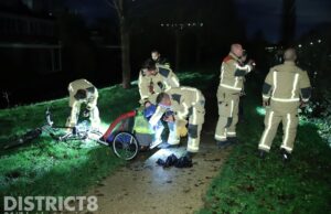 Brandweer zoekt in water vanwege achtergelaten fiets Kerstanjepad Delft