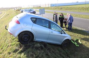 Auto beschadigd na eenzijdig ongeval N470 Delfgauw