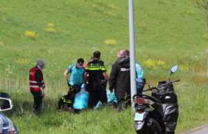 Fietser komt ten val en raakt gewond Nieuweveensepad Den Haag
