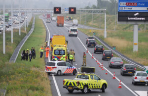Flinke file na aanrijding tussen twee auto’s A4 Schipluiden