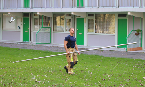 15 oktober Brandweer haalt quadcopter uit de boom Buitenhofdreef Delft