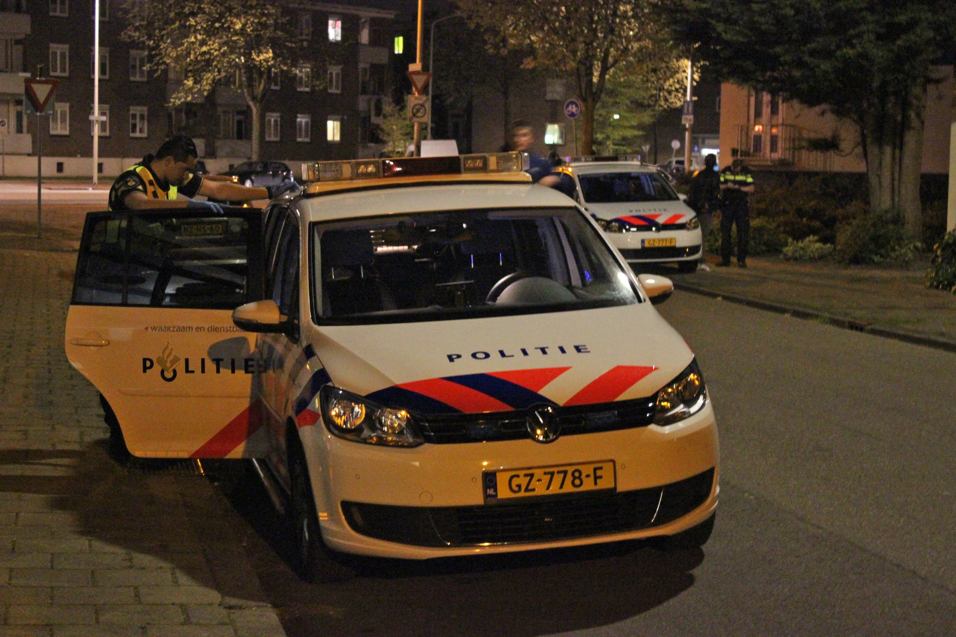 5 mei Man steekt meerdere autobanden lek Loevensteinlaan Den Haag