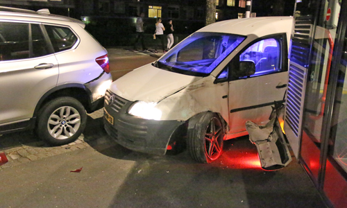 30 juni Automobilist knalt achterop lijnbus Erasmusweg Den Haag
