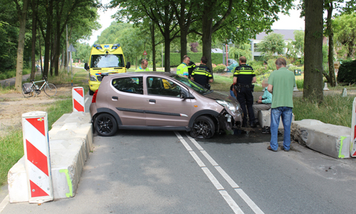 20 juni Ouder echtpaar botst op betonnen blok Madepolderweg Den Haag
