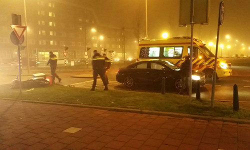 19 januari Scooterrijder naar het ziekenhuis na aanrijding Laan van Leidschenveen Den Haag