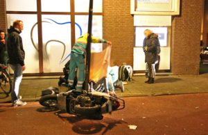 12 december Opzittenden van scooter gewond na aanrijding Laan van Wateringse Veld Den Haag