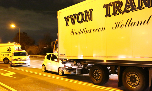 29 november Gewonde bij ongeval tussen auto en vrachtwagen Burgemeester Elsenweg Honselersdijk