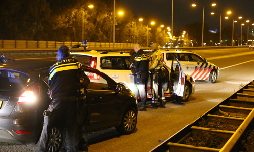 20 april Drie aanhoudingen na korte achtervolging op de A13 Delft