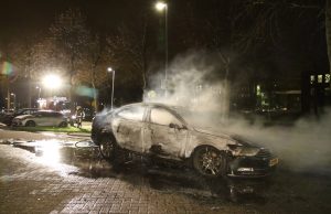 Twee auto’s in brand gestoken Mahatma Gandhisngel Zoetermeer