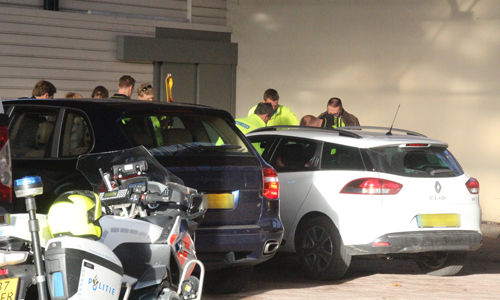 11 januari Man zwaargewond na val door schuurdak Dijkweg Honselersdijk