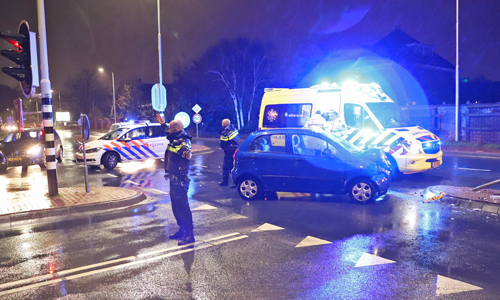 30 oktober Gewonde bij aanrijding tussen twee voertuigen Poeldijkseweg Den Haag