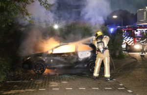 Zoveelste auto in brand gestoken Valkhof Leidschendam