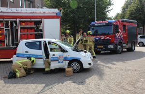 Lichtgewonde bij botsing met tractor Jan Barendselaan Poeldijk