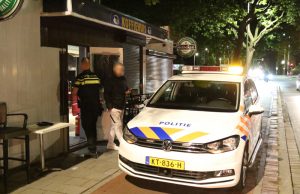 Politie maakt einde aan slaapfeestje in koffiehuis Troelstrakade Den Haag