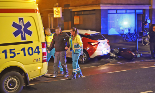 21 november Scooterrijder gewond bij aanrijding met auto Vreeswijkstraat Den Haag