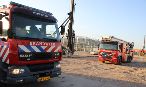 21 juli Brandweer schaalt op naar ‘Middelbrand’ bij brand in kas Middenzwet Wateringen
