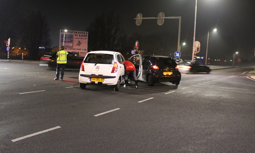 20 december Flinke schade bij aanrijding tussen twee personenauto’s Kanaaldijk Waddinxveen