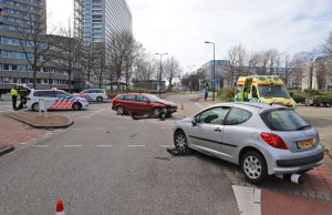 Flinke schade bij aanrijding op bekend kruispunt Limpergstraat Rijswijk