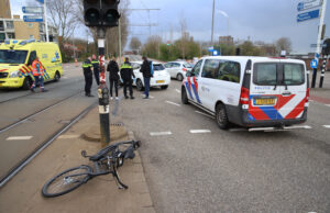 Fietser gewond bij aanrijding Vrijenbanselaan Delft