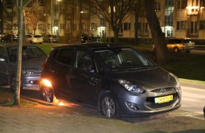 Geparkeerde auto in brand gestoken Maartensdijklaan Den Haag