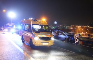 Meerdere gewonden bij zwaar eenzijdig ongeluk fly-over A12 Den Haag