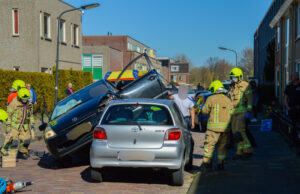 Automobiliste bekneld na ongeval aan Mgr. W.M. Bekkerslaan Maassluis