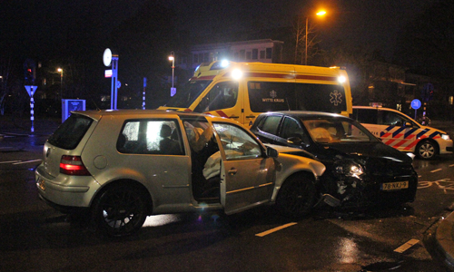 31 januari Twee auto’s flink beschadigd na aanrijding Sportlaan Den Haag