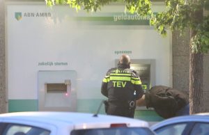 Straat groot afgesloten na melding poging plofkraak Lisse