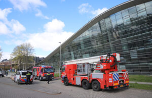 Universiteitsbibliotheek TU Delft ontruimd na brand Prometheusplein Delft