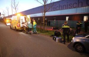 Twee gewonden na aanrijding bromfiets tegen fiets Supernovaweg Den Haag