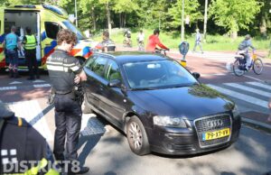 Fietser gewond na aanrijding met auto Jacob Catslaan Den Haag