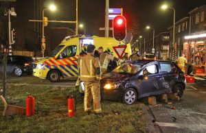 Twee gewonden bij aanrijding Loosduinsekade Den Haag