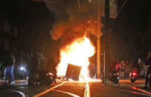 Onrust na winst Nederlands elftal Jonckbloetplein Den Haag