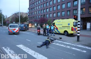 Maaltijdbezorger gewond na aanrijding met busje Loevesteinlaan Den Haag