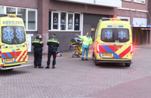 Brand in motorcompartiment van ambulance Markt Nootdorp