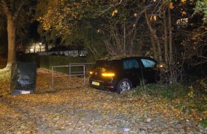 Automobilist crasht na achtervolging Cees Laseurlaan Den Haag