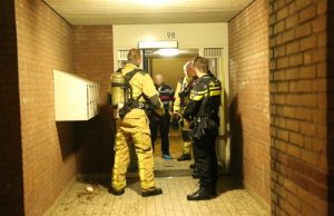 19 december Hulpdiensten rukken uit voor verdachte poeder in wooncomplex Breedstraat Den Haag