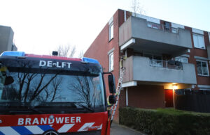 Bewoner van woning buitengesloten door hond, brandweer schiet te hulp Schubertlaan Delft