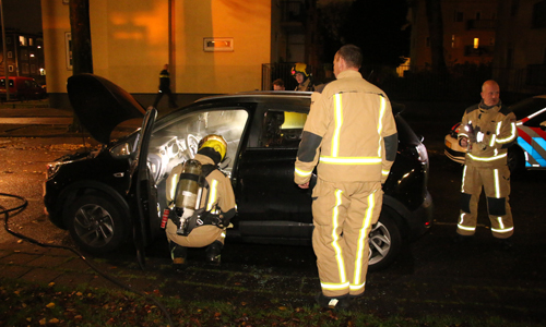 3 december Brandweer voorkomt erger bij autobrand Aagje Dekenlaan Den Haag