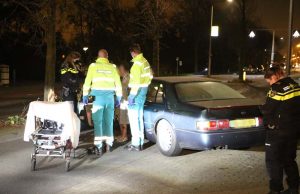 Automobiliste gewond na aanrijding tegen boom Kerkstraat Kwintsheul