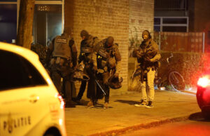 Arrestatieteam doet inval in woning Mijnbouwstraat Delft