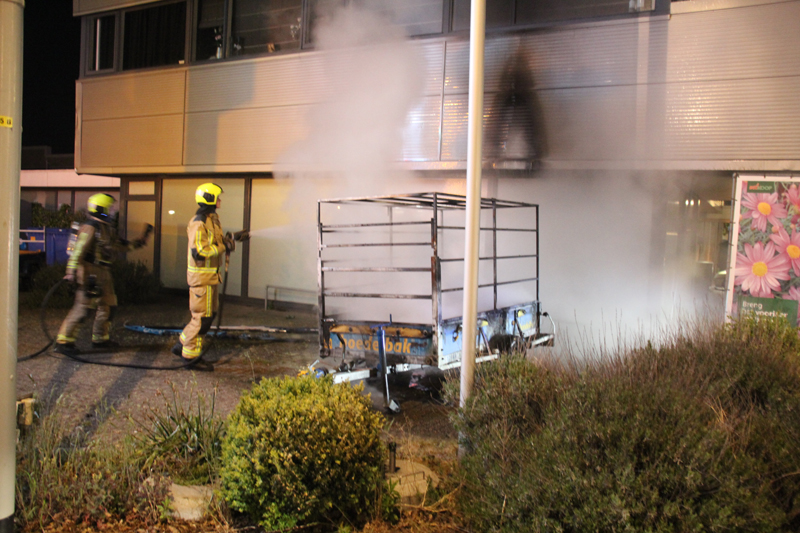 Aanhanger In Brand Zorgt Voor Schade Aan Gebouw Bij Tankstation 's ...