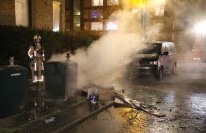 Flinke rookontwikkeling bij brand in/bij ondergrondse container Beresteinlaan Den Haag
