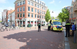 Brommerrijder gewond na aanrijding Stationsweg Den Haag