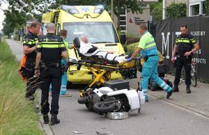Scooterrijder gewond na aanrijding Hoogspanningspad Delft