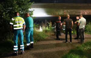 Brandweer zoekt in sloot na aantreffen van fiets Wipperskade Maasland
