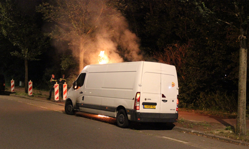 6 september Opnieuw een nachtelijke autobrand Erasmusweg Den Haag