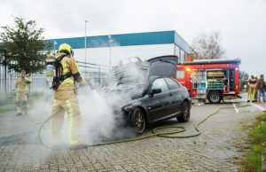 Brandweer rukt uit voor voertuigbrand Coldenhovelaan Maasland